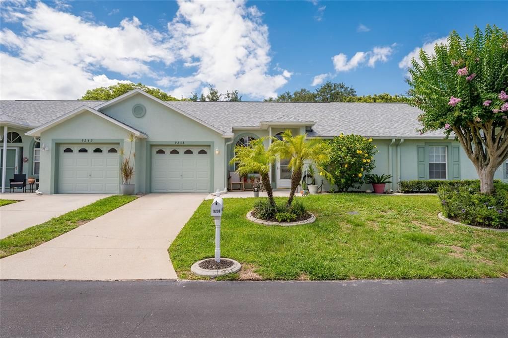 For Sale: $249,900 (2 beds, 2 baths, 1139 Square Feet)