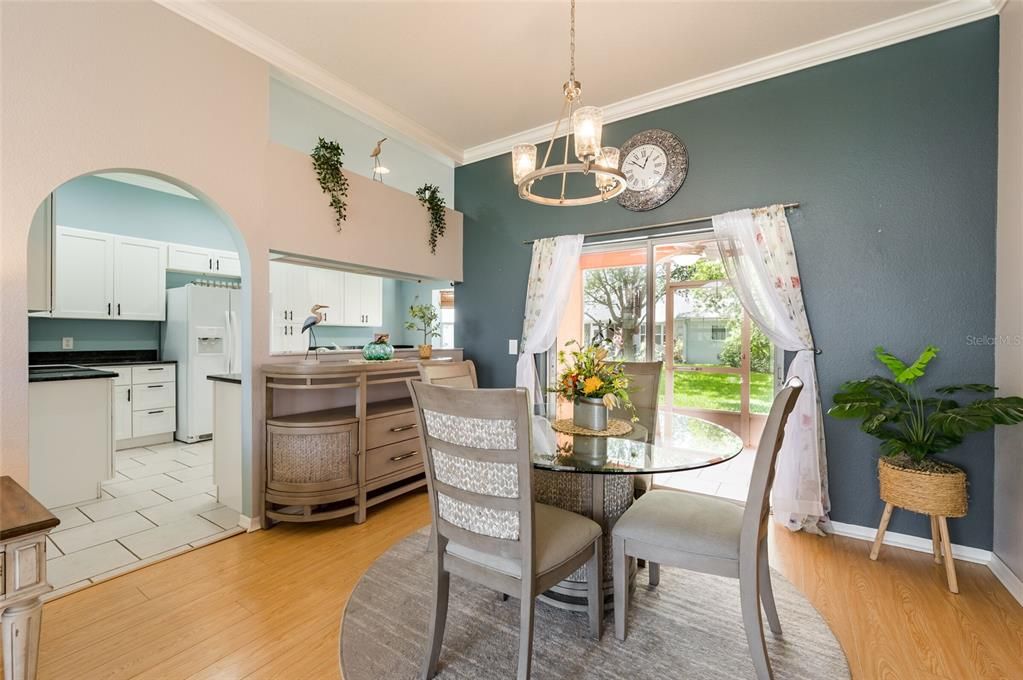 For Sale: $249,900 (2 beds, 2 baths, 1139 Square Feet)