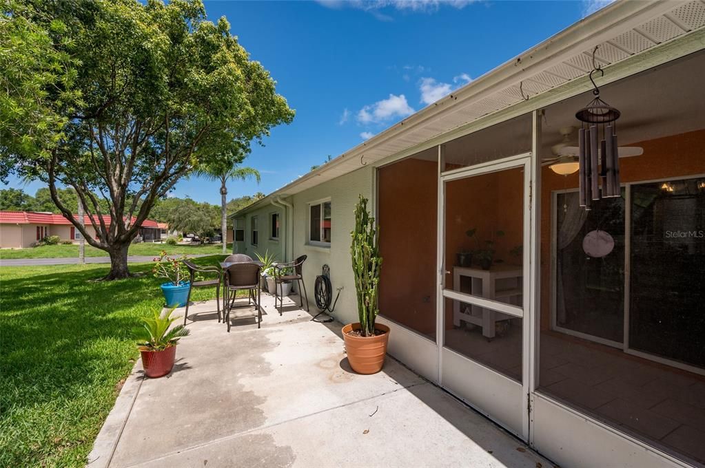 For Sale: $249,900 (2 beds, 2 baths, 1139 Square Feet)