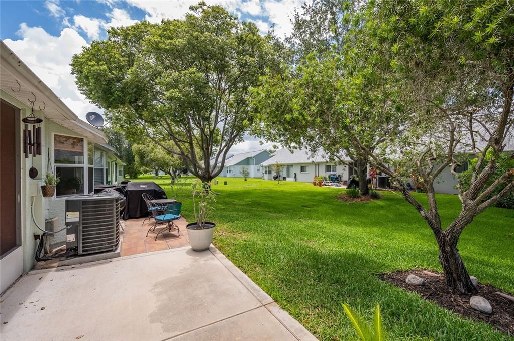 For Sale: $249,900 (2 beds, 2 baths, 1139 Square Feet)