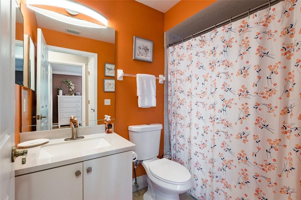 For Sale: $249,900 (2 beds, 2 baths, 1139 Square Feet)