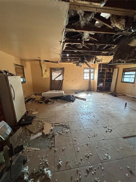 For Sale: $189,000 (3 beds, 2 baths, 1943 Square Feet)