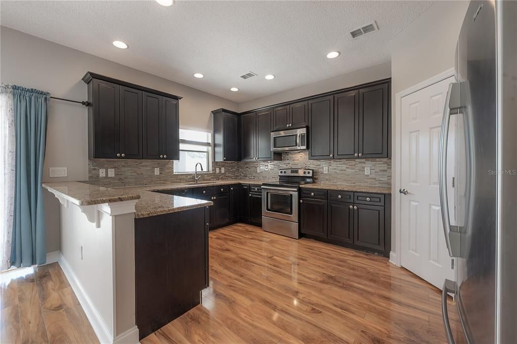 For Sale: $500,000 (4 beds, 3 baths, 2768 Square Feet)