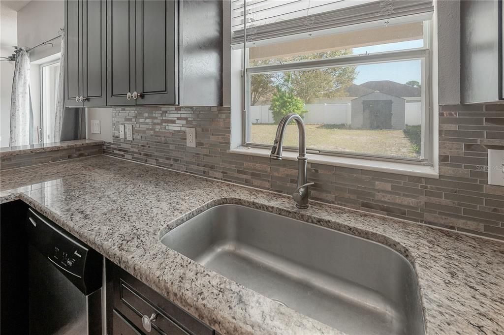 For Sale: $500,000 (4 beds, 3 baths, 2768 Square Feet)