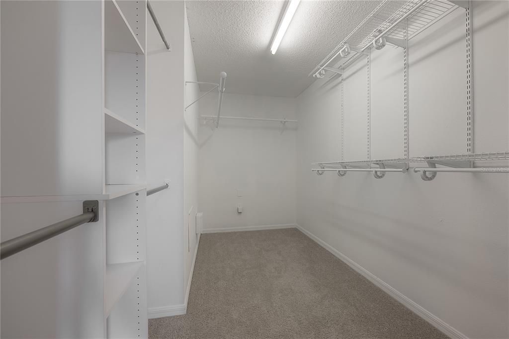 For Sale: $500,000 (4 beds, 3 baths, 2768 Square Feet)