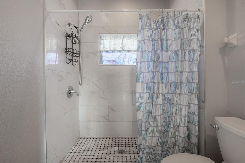 For Sale: $500,000 (4 beds, 3 baths, 2768 Square Feet)