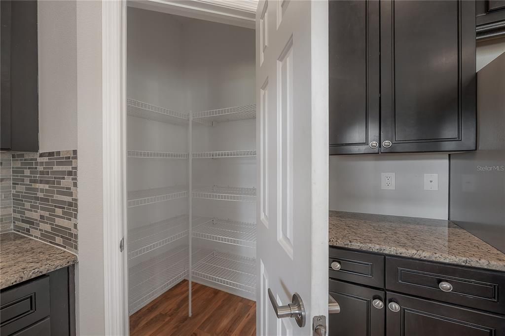 For Sale: $500,000 (4 beds, 3 baths, 2768 Square Feet)