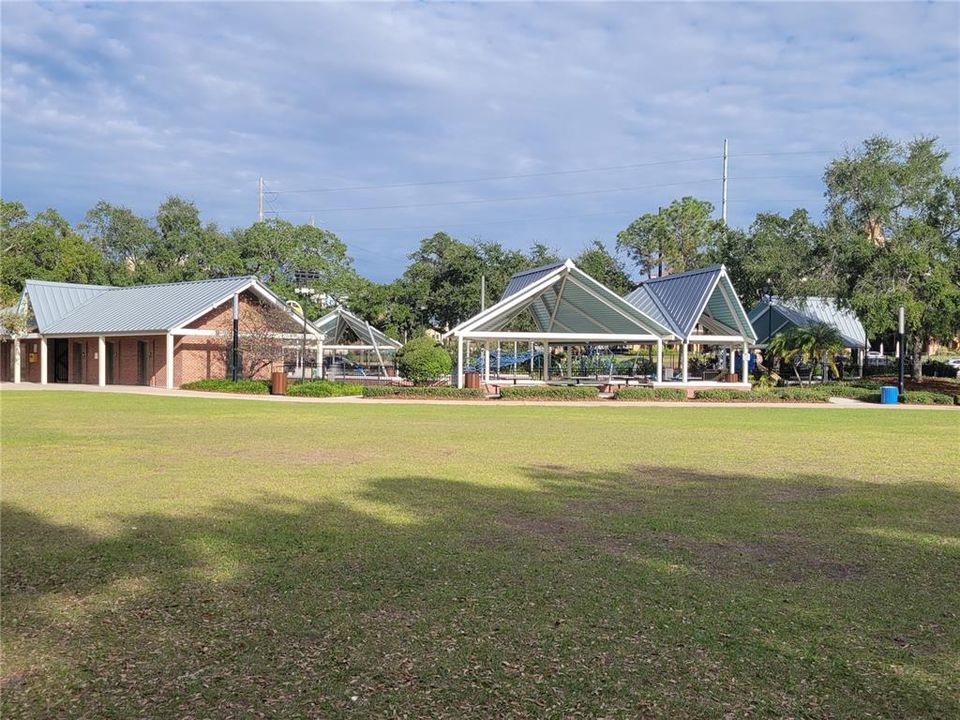 For Sale: $550,000 (3 beds, 2 baths, 1192 Square Feet)