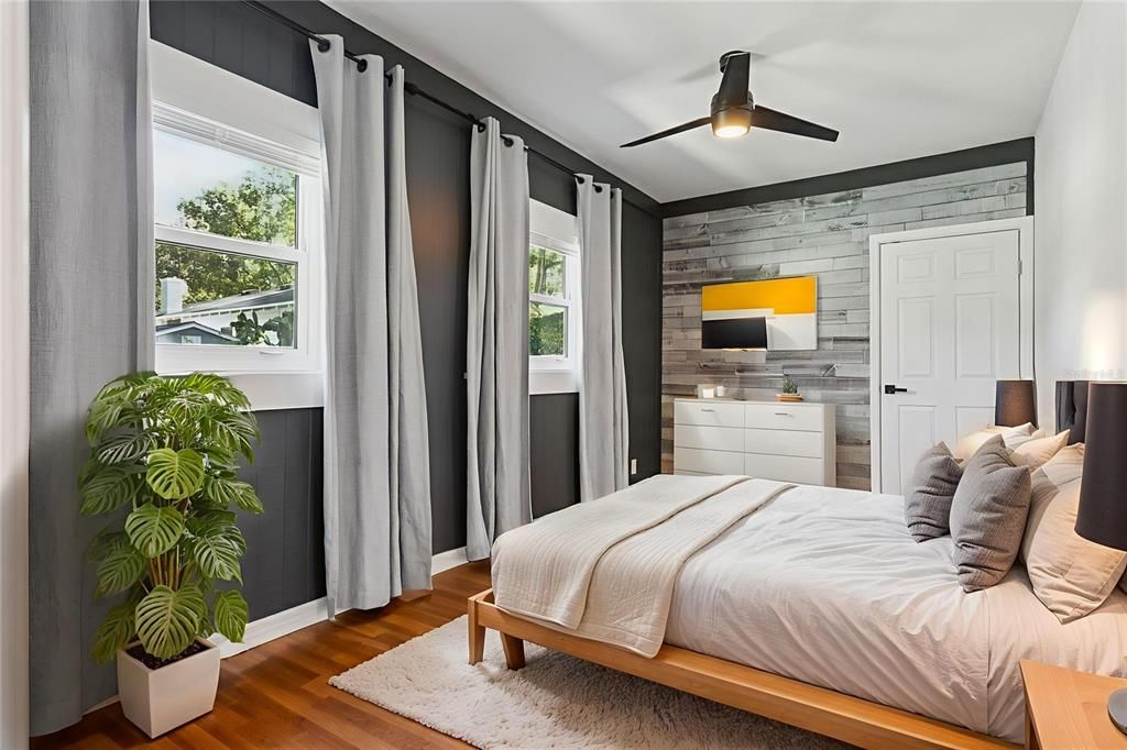 For Sale: $550,000 (3 beds, 2 baths, 1192 Square Feet)