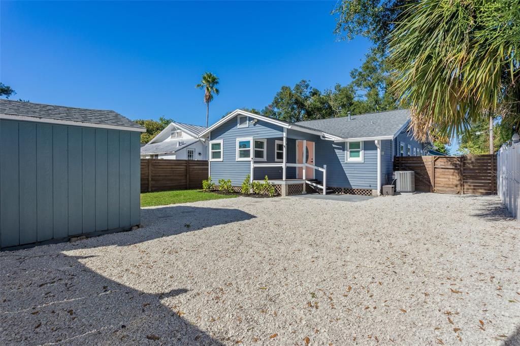 For Sale: $550,000 (3 beds, 2 baths, 1192 Square Feet)