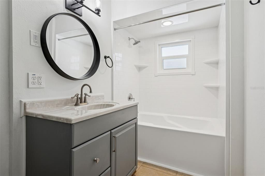 For Sale: $550,000 (3 beds, 2 baths, 1192 Square Feet)