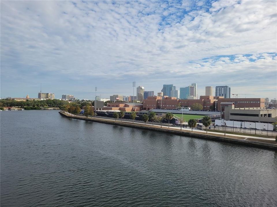 For Sale: $550,000 (3 beds, 2 baths, 1192 Square Feet)