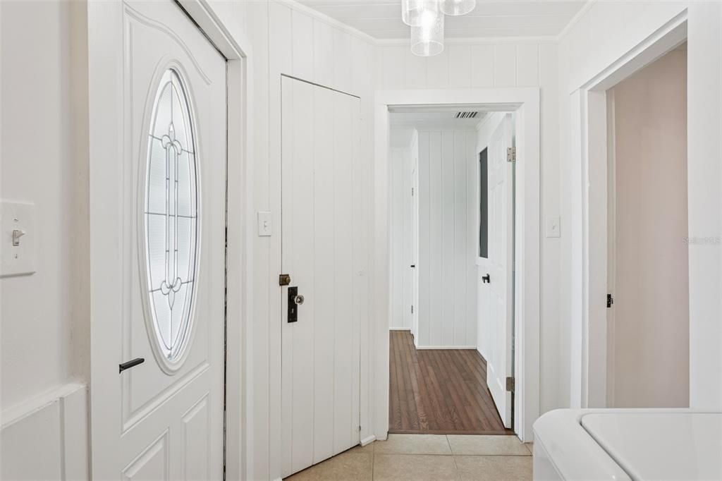 For Sale: $550,000 (3 beds, 2 baths, 1192 Square Feet)