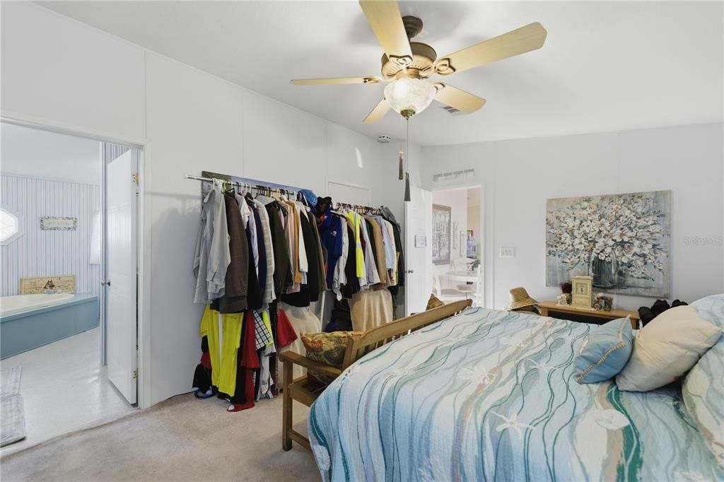 Active With Contract: $199,000 (3 beds, 2 baths, 1456 Square Feet)