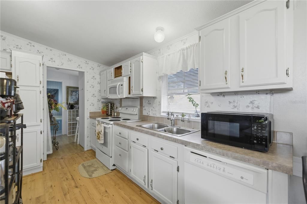 Active With Contract: $199,000 (3 beds, 2 baths, 1456 Square Feet)