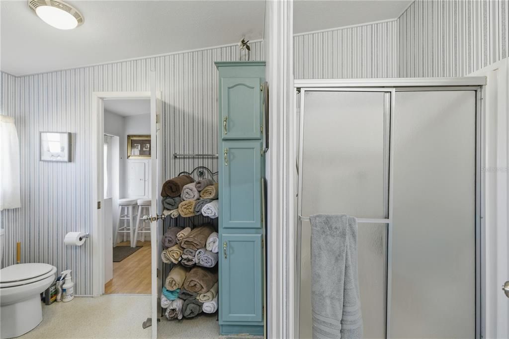 Active With Contract: $199,000 (3 beds, 2 baths, 1456 Square Feet)