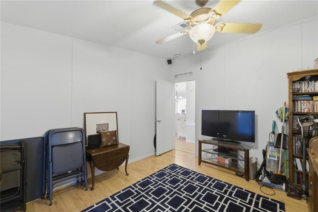 Active With Contract: $199,000 (3 beds, 2 baths, 1456 Square Feet)
