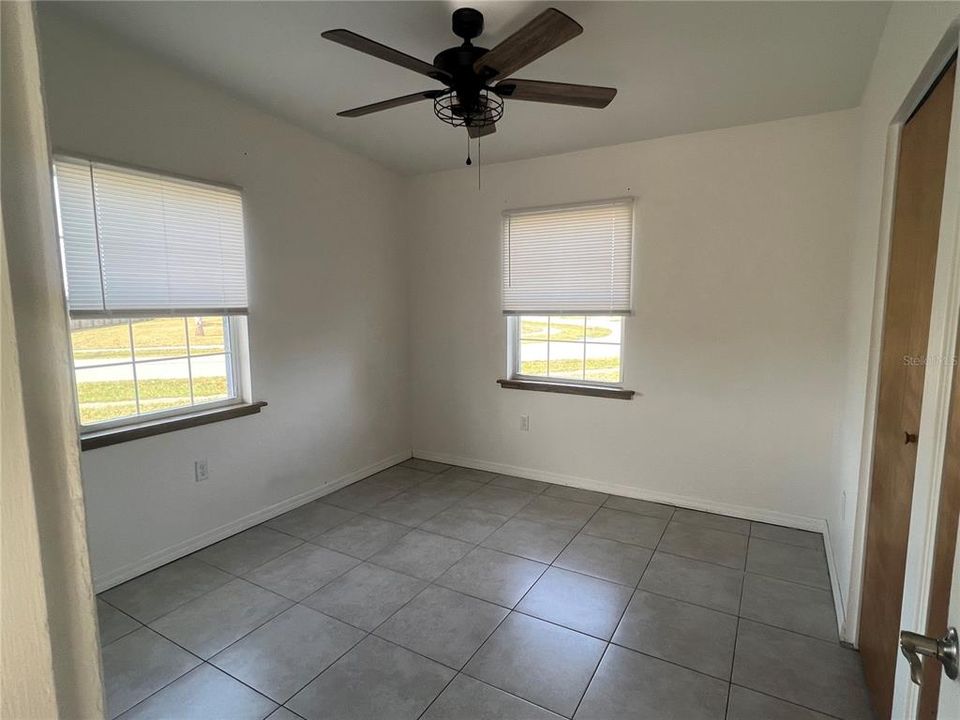 For Rent: $1,500 (3 beds, 2 baths, 955 Square Feet)