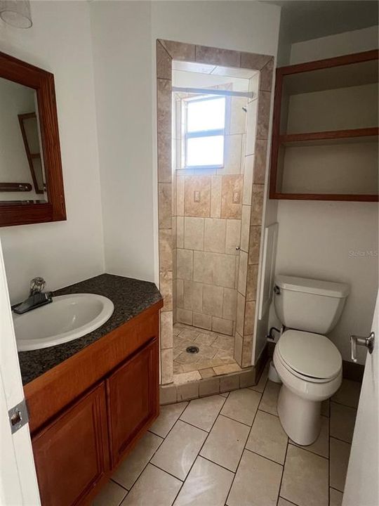 For Rent: $1,500 (3 beds, 2 baths, 955 Square Feet)