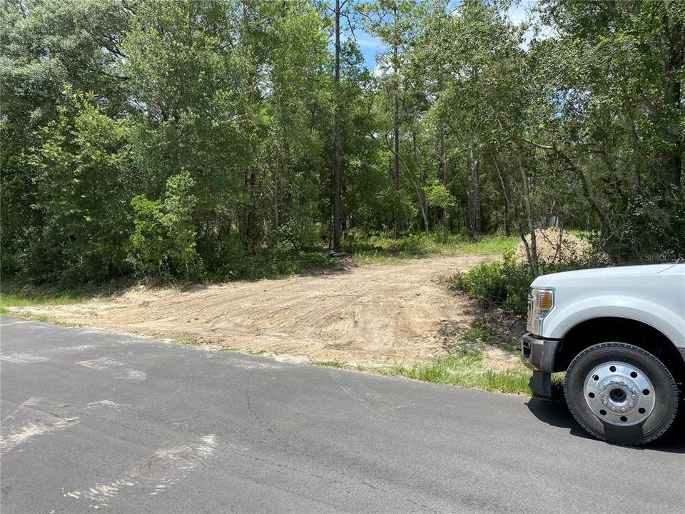 待售: $109,000 (2.15 acres)