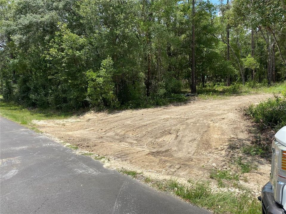 待售: $109,000 (2.15 acres)