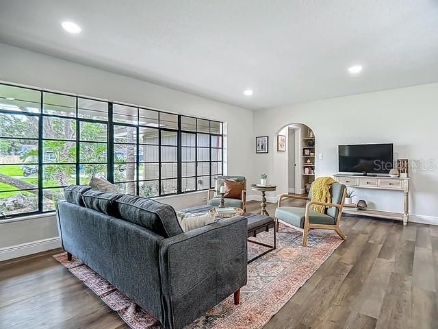 For Sale: $455,000 (3 beds, 3 baths, 2014 Square Feet)