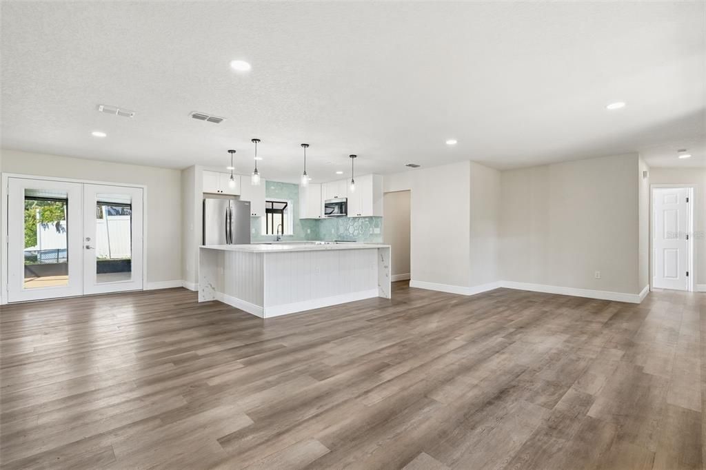 For Sale: $455,000 (3 beds, 3 baths, 2014 Square Feet)