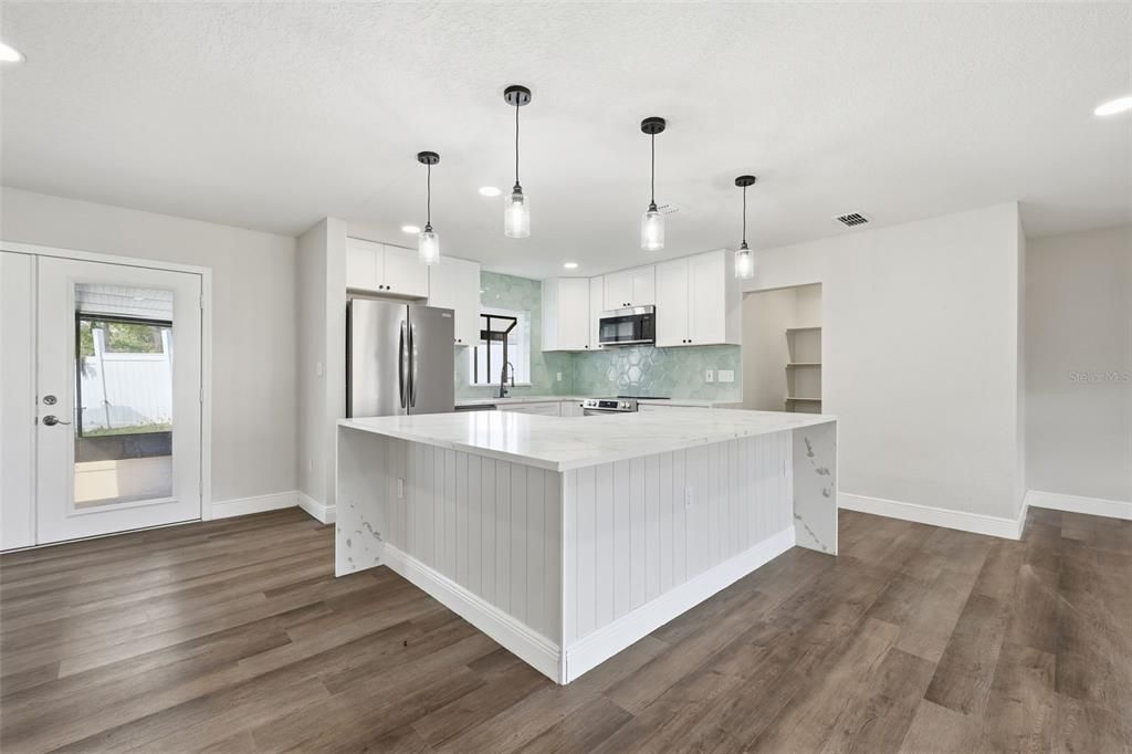 For Sale: $455,000 (3 beds, 3 baths, 2014 Square Feet)