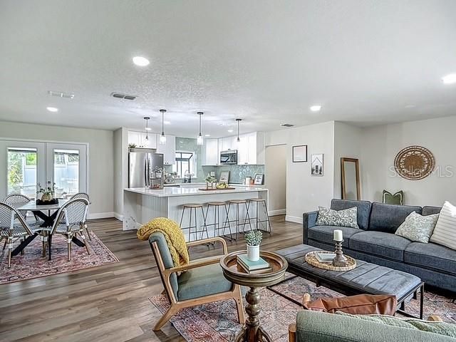 For Sale: $455,000 (3 beds, 3 baths, 2014 Square Feet)