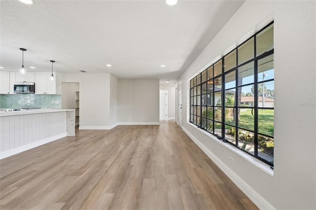 For Sale: $455,000 (3 beds, 3 baths, 2014 Square Feet)