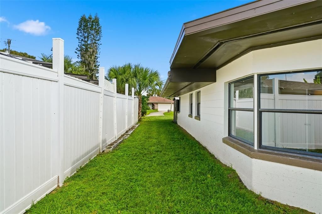 For Sale: $455,000 (3 beds, 3 baths, 2014 Square Feet)