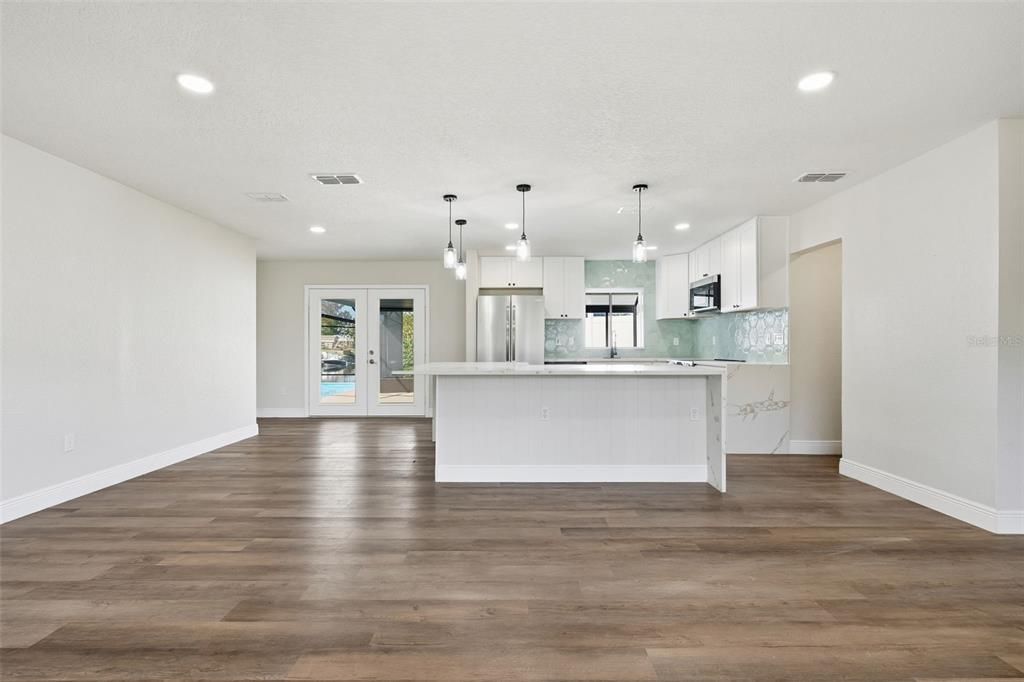 For Sale: $455,000 (3 beds, 3 baths, 2014 Square Feet)