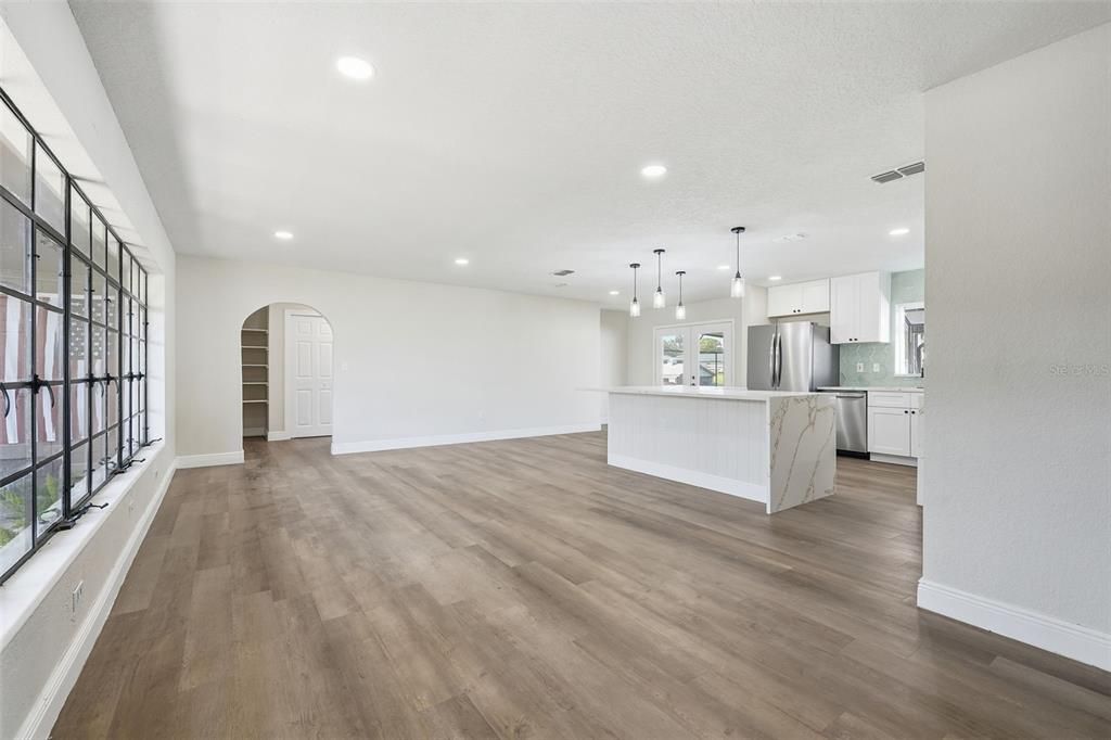 For Sale: $455,000 (3 beds, 3 baths, 2014 Square Feet)