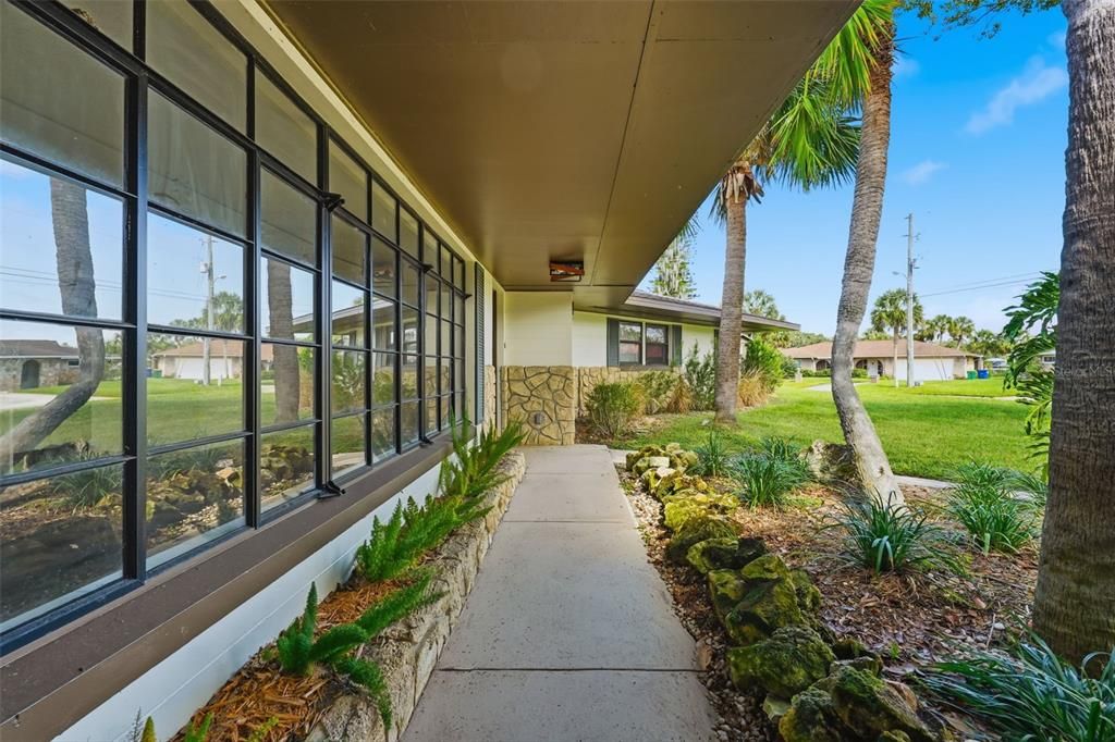 For Sale: $455,000 (3 beds, 3 baths, 2014 Square Feet)