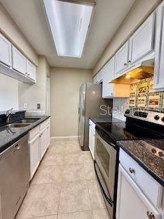 For Rent: $2,100 (2 beds, 2 baths, 1159 Square Feet)