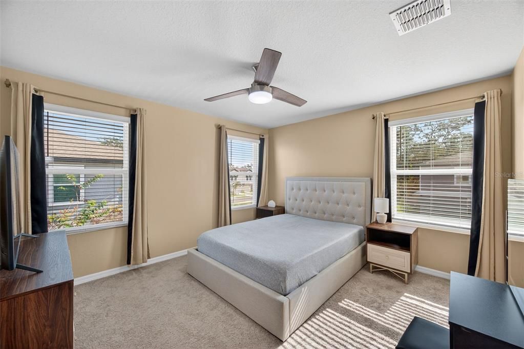 На продажу: $300,000 (3 спален, 2 ванн, 1525 Квадратных фут)