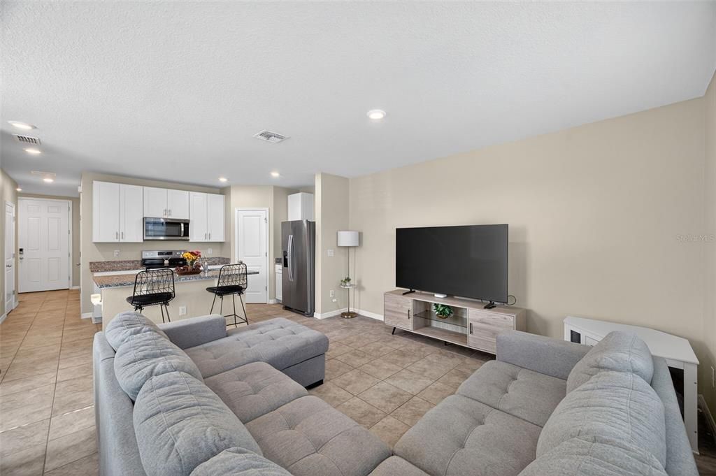 На продажу: $300,000 (3 спален, 2 ванн, 1525 Квадратных фут)