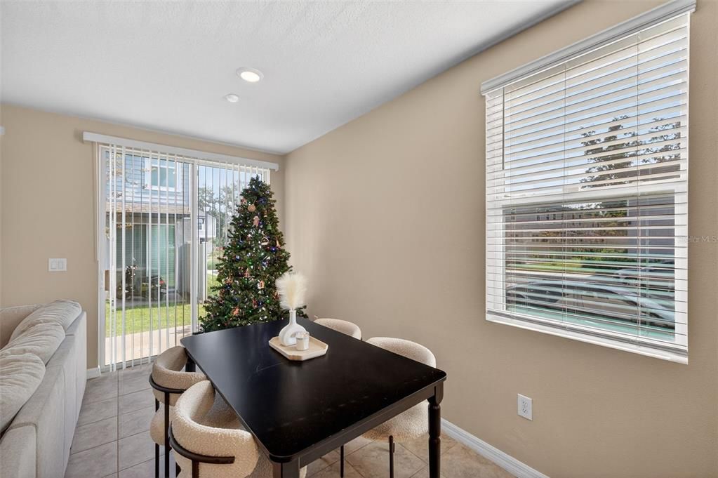 На продажу: $300,000 (3 спален, 2 ванн, 1525 Квадратных фут)