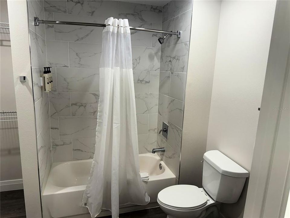 На продажу: $314,900 (2 спален, 2 ванн, 1434 Квадратных фут)