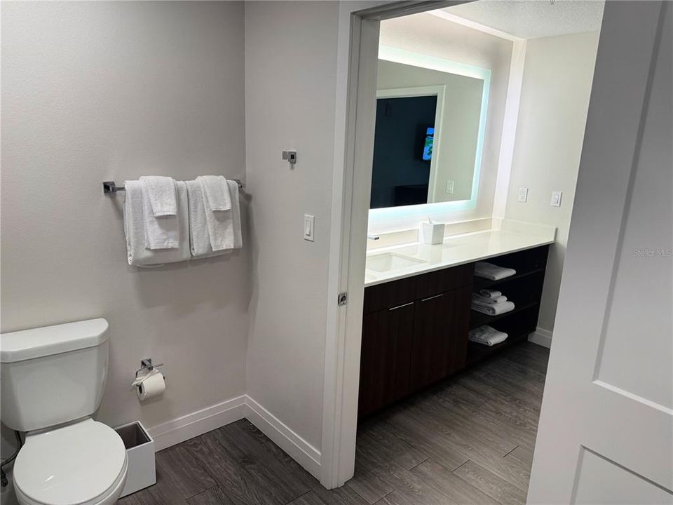 На продажу: $314,900 (2 спален, 2 ванн, 1434 Квадратных фут)