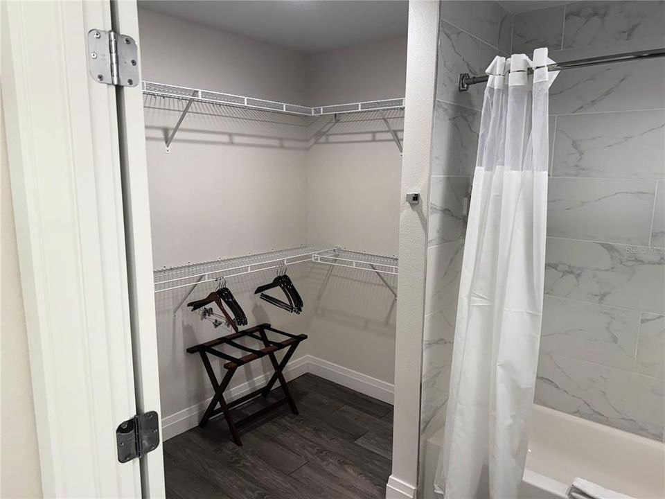 На продажу: $314,900 (2 спален, 2 ванн, 1434 Квадратных фут)