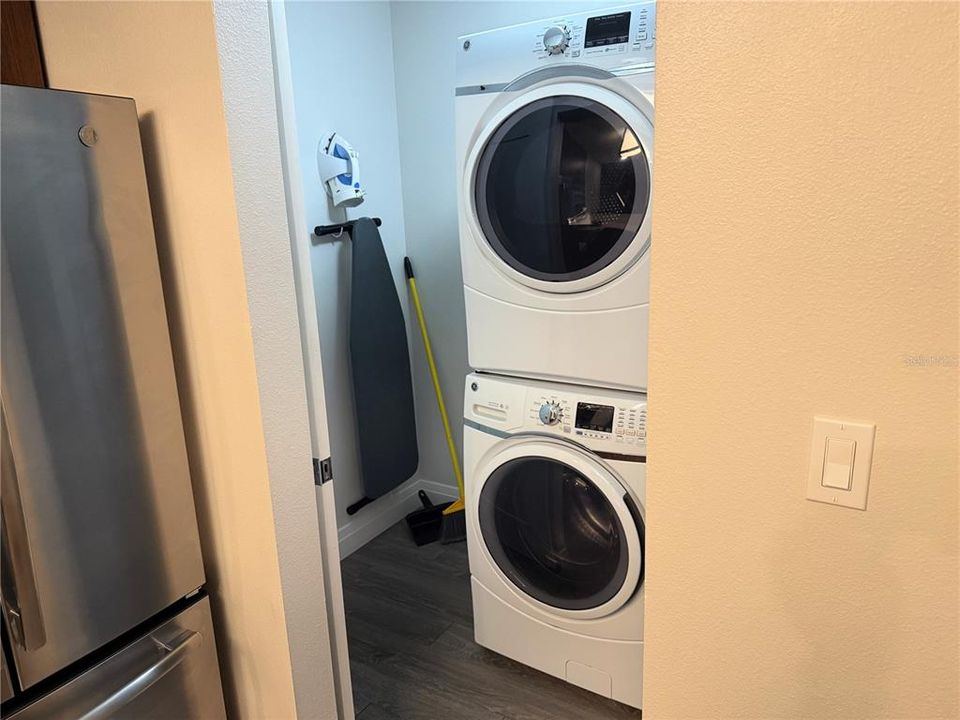 На продажу: $314,900 (2 спален, 2 ванн, 1434 Квадратных фут)