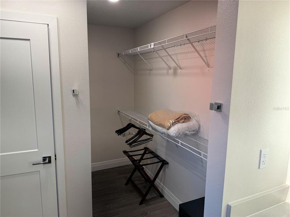 На продажу: $314,900 (2 спален, 2 ванн, 1434 Квадратных фут)