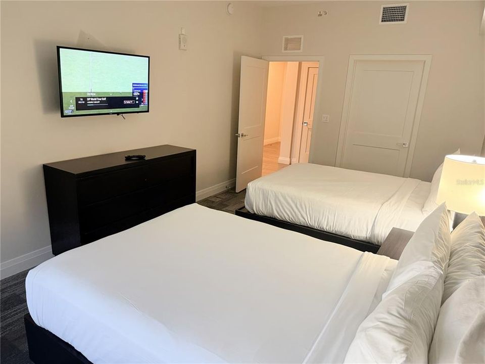 На продажу: $314,900 (2 спален, 2 ванн, 1434 Квадратных фут)