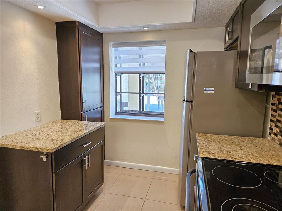 出租: $1,700 (2 贝兹, 2 浴室, 1064 平方英尺)