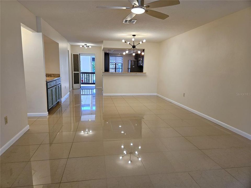 出租: $1,700 (2 贝兹, 2 浴室, 1064 平方英尺)