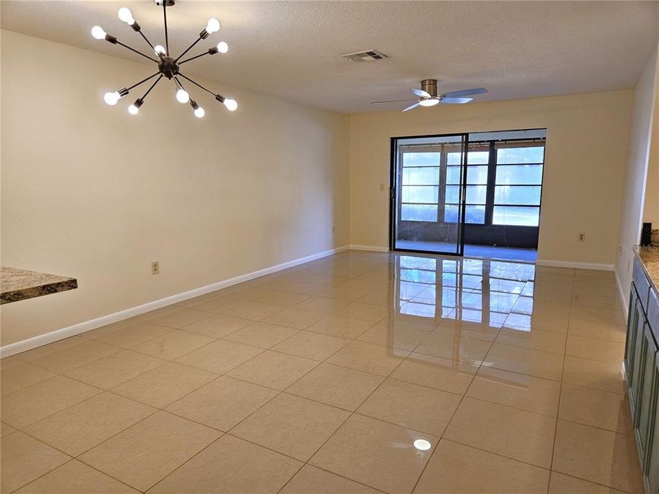 出租: $1,700 (2 贝兹, 2 浴室, 1064 平方英尺)