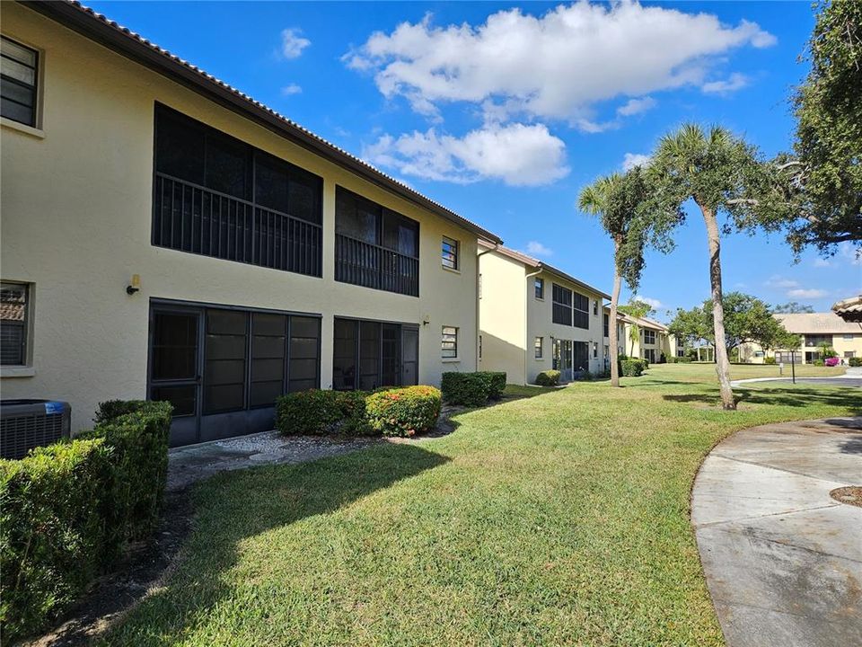 出租: $1,700 (2 贝兹, 2 浴室, 1064 平方英尺)