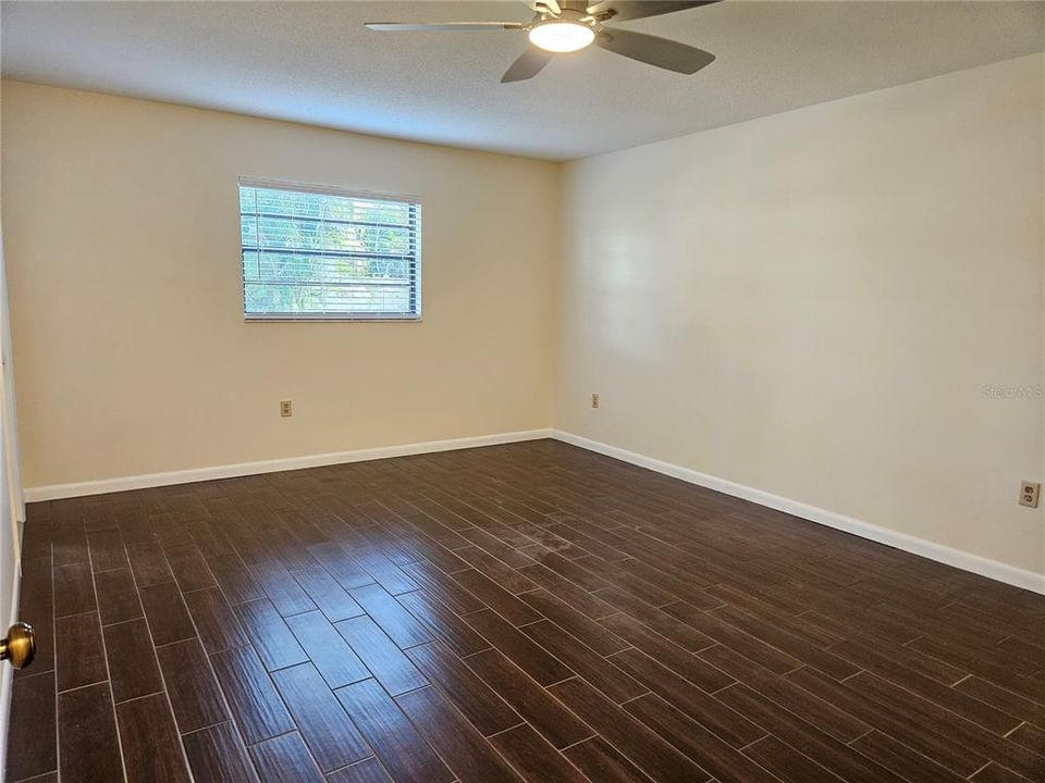 出租: $1,700 (2 贝兹, 2 浴室, 1064 平方英尺)