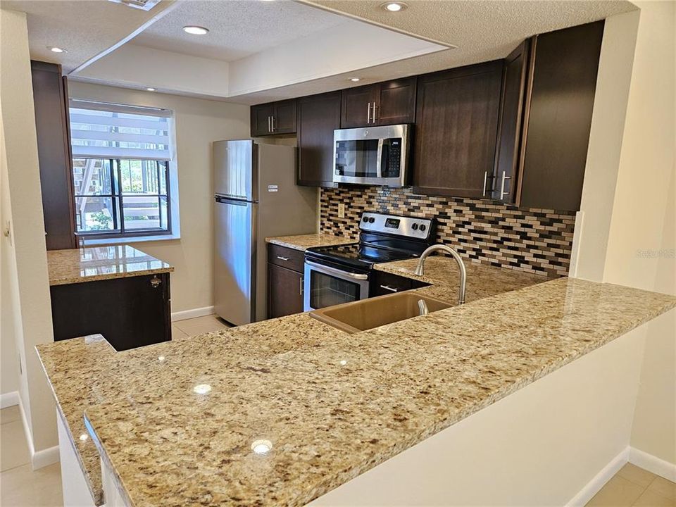 出租: $1,700 (2 贝兹, 2 浴室, 1064 平方英尺)